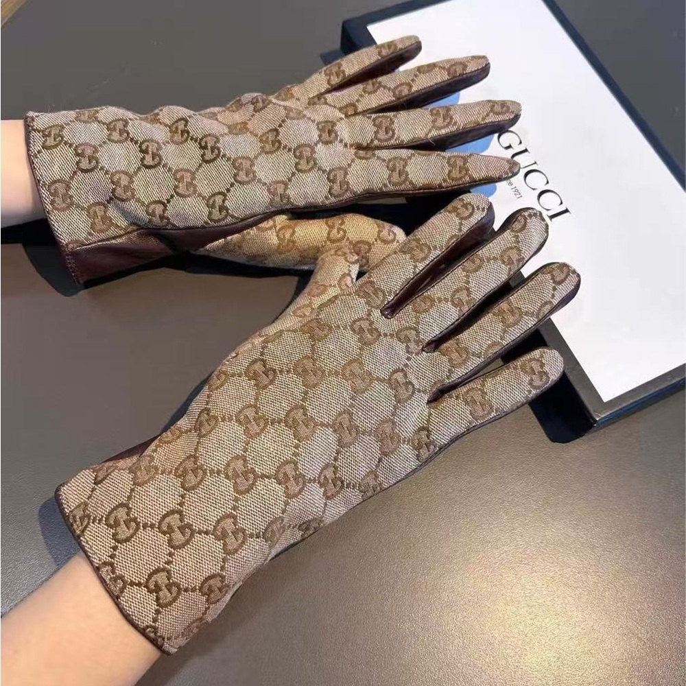 Gucci Beige Monogram Women's Gloves